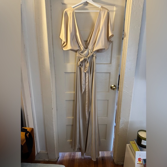 Cortana Zinia Dress 🥂🤍 - Picture 9 of 15